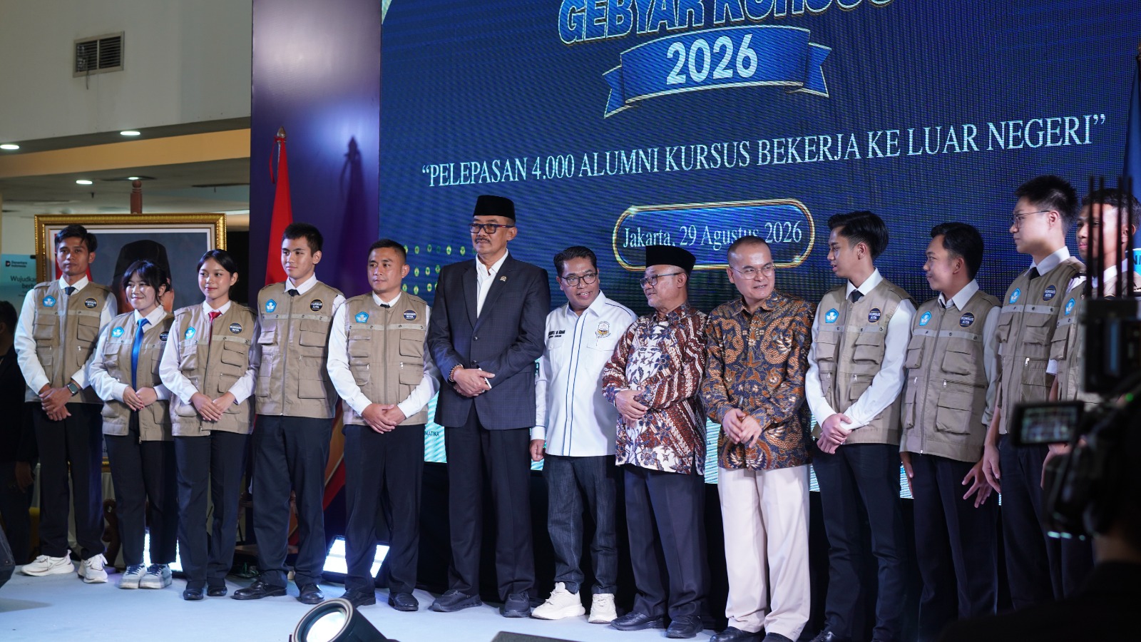 Sesi penyerahan bendera JLPF, dokumentasi sudut ketiga